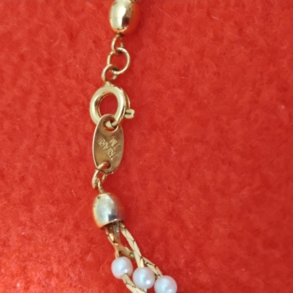 Traffari pearl, white and black necklace with pierced earrings. - Picture 3 of 5